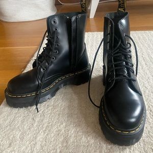 LIKE NEW Dr. Martens Jadon Boot - Worn Once